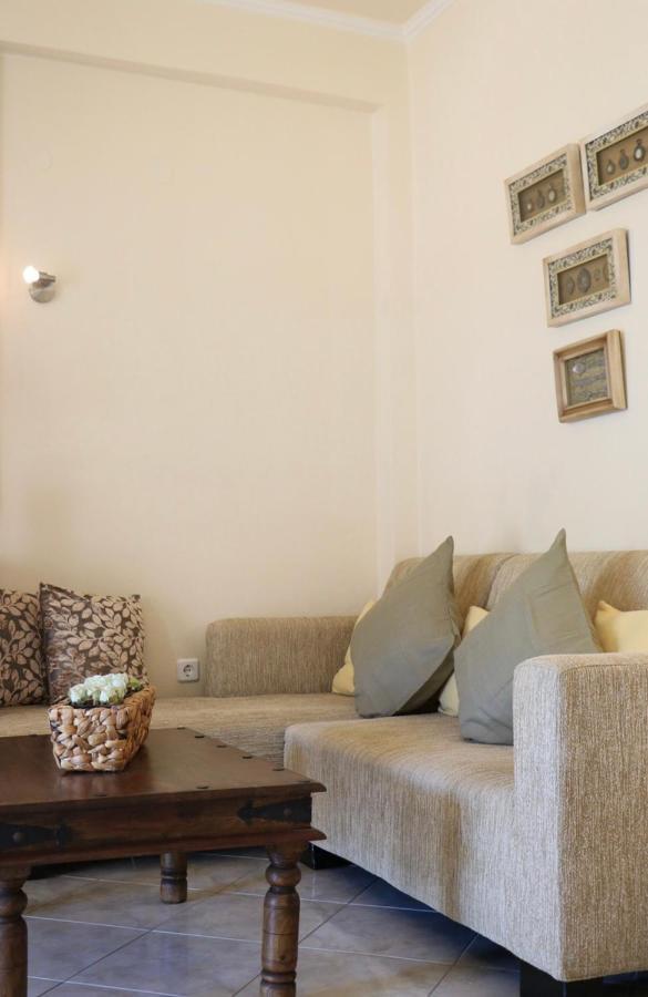 House In The Alley Apartment Parga