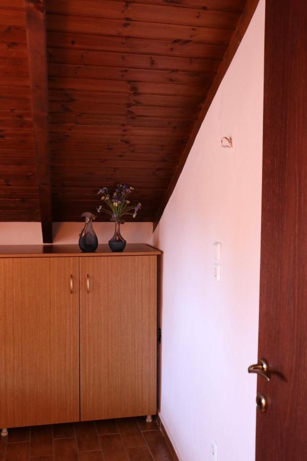 House In The Alley Apartment *